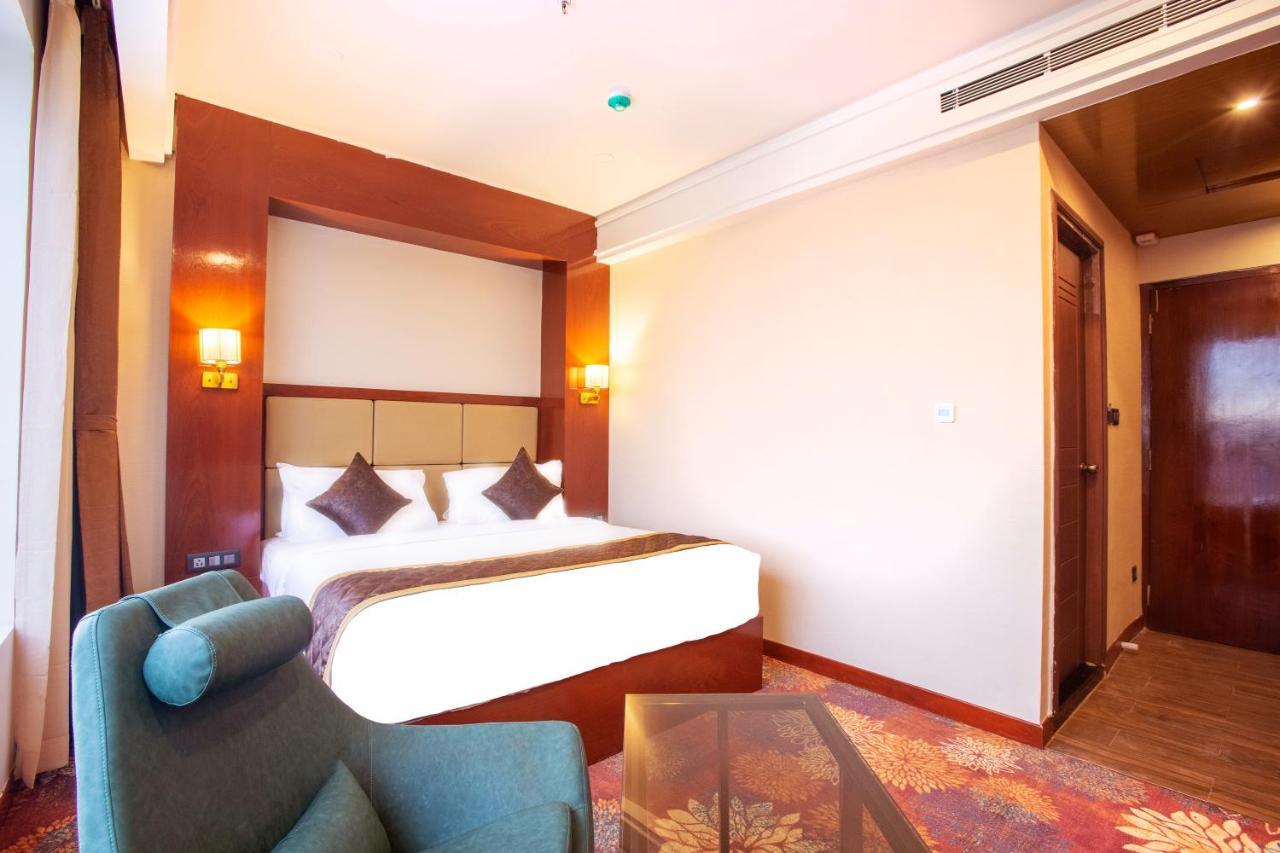 Kingston Hotel Бангалор Экстерьер фото