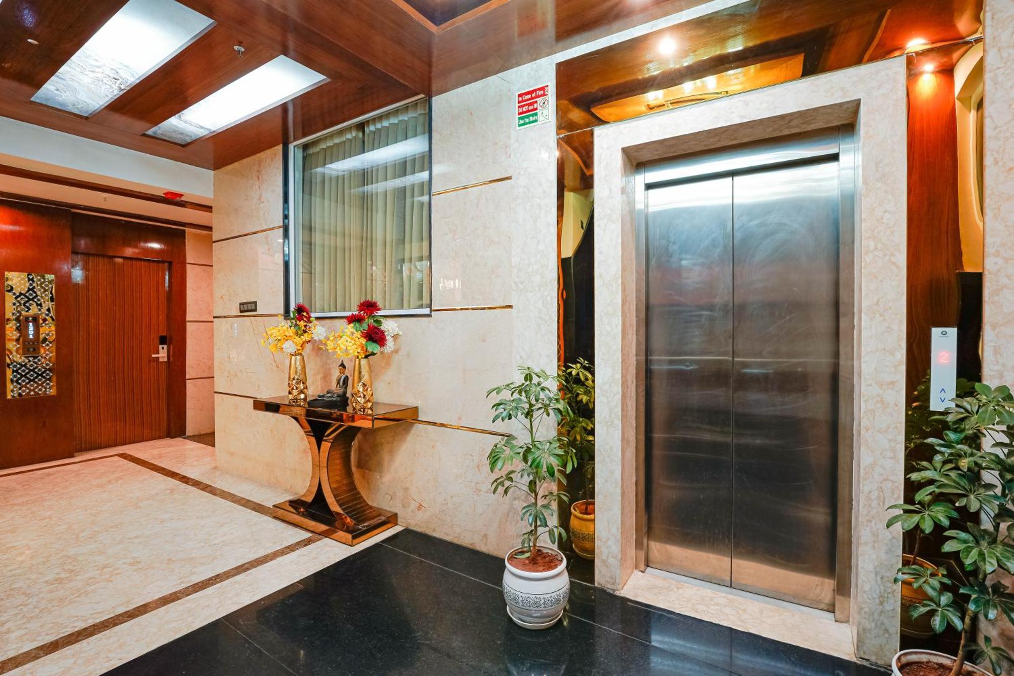 Kingston Hotel Бангалор Экстерьер фото