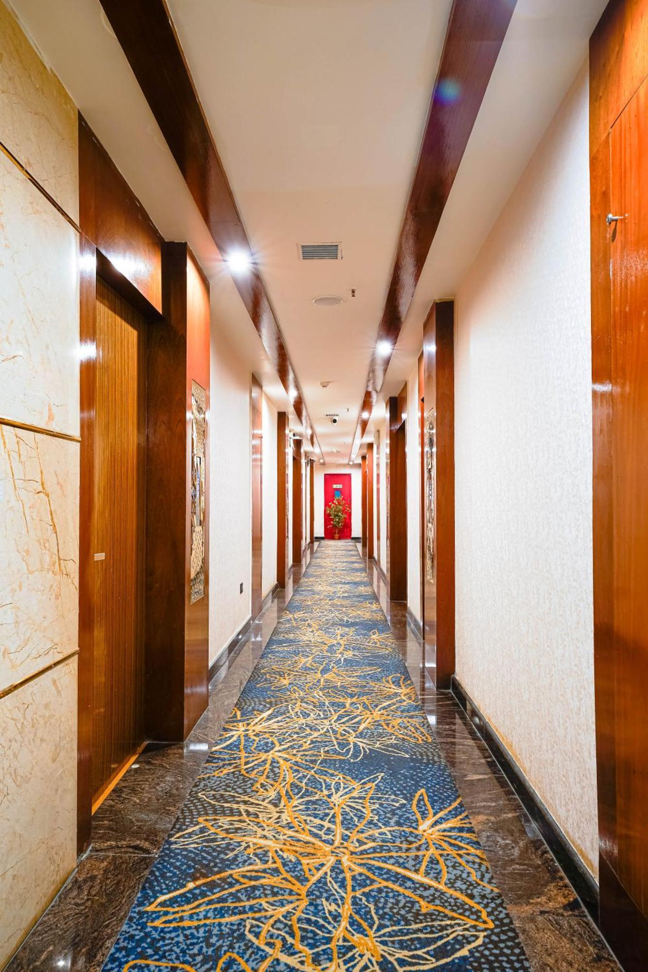 Kingston Hotel Бангалор Экстерьер фото