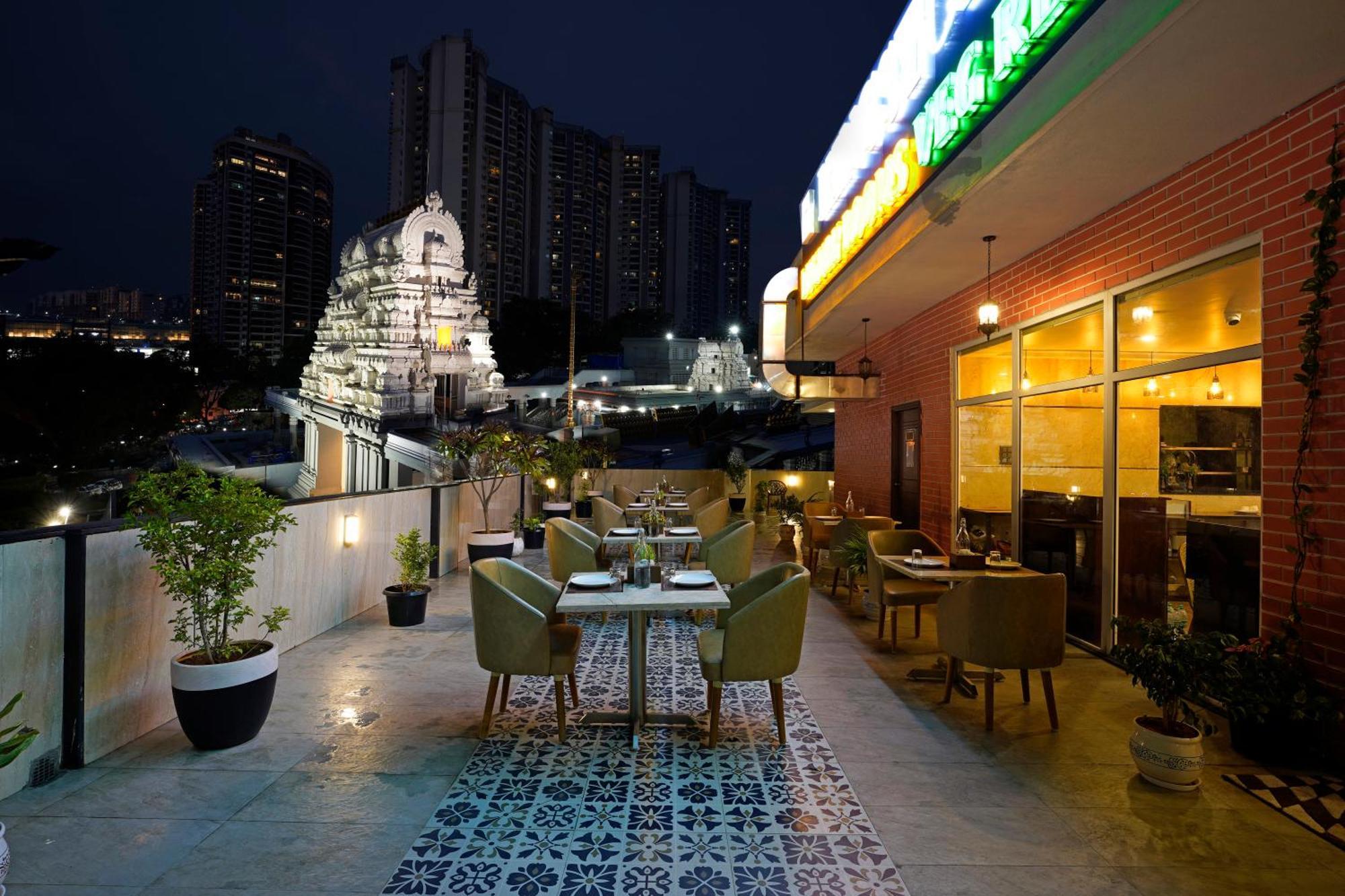 Kingston Hotel Бангалор Экстерьер фото