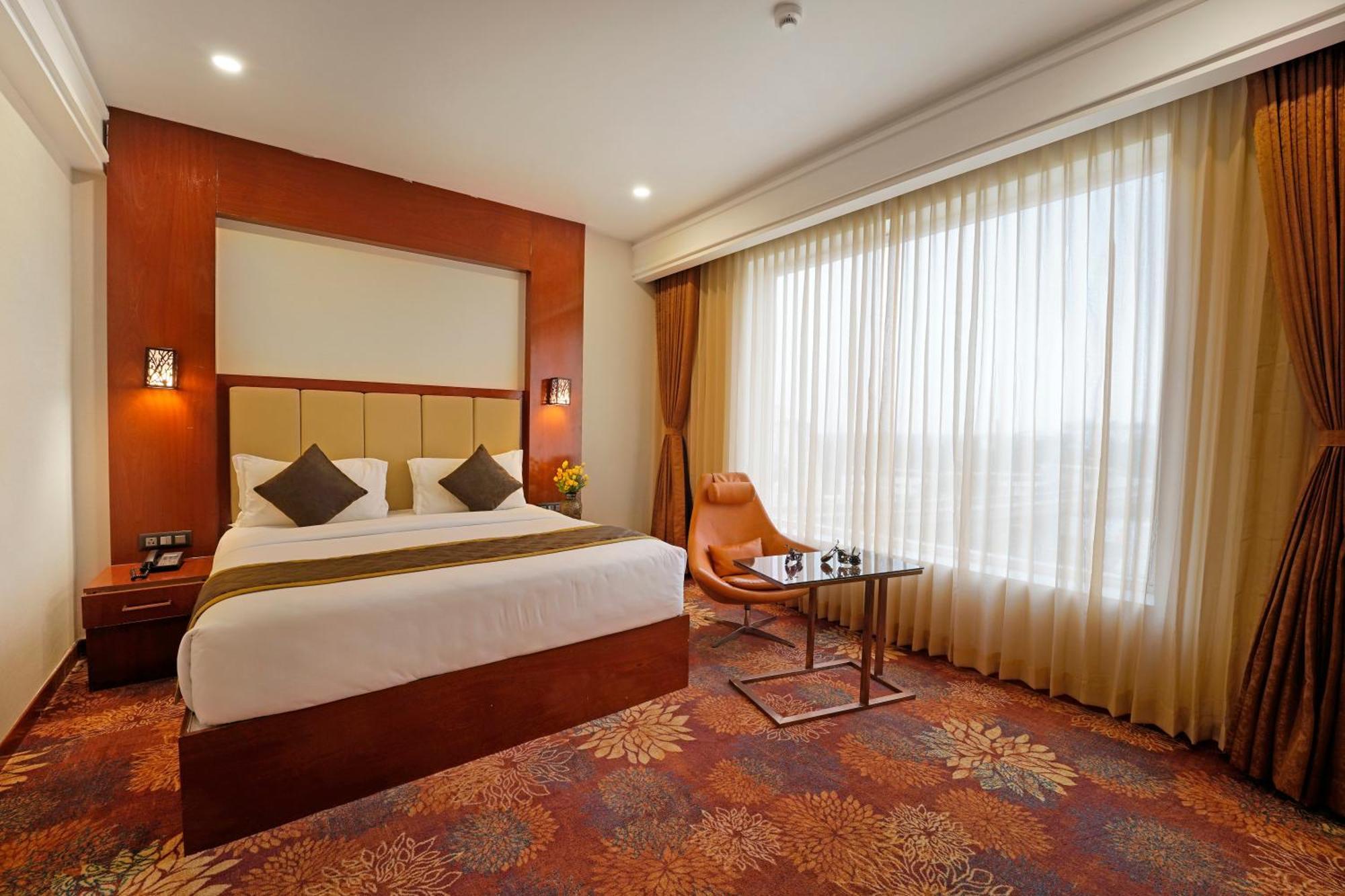 Kingston Hotel Бангалор Экстерьер фото
