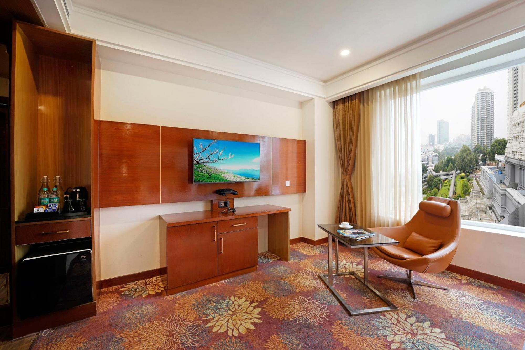 Kingston Hotel Бангалор Экстерьер фото