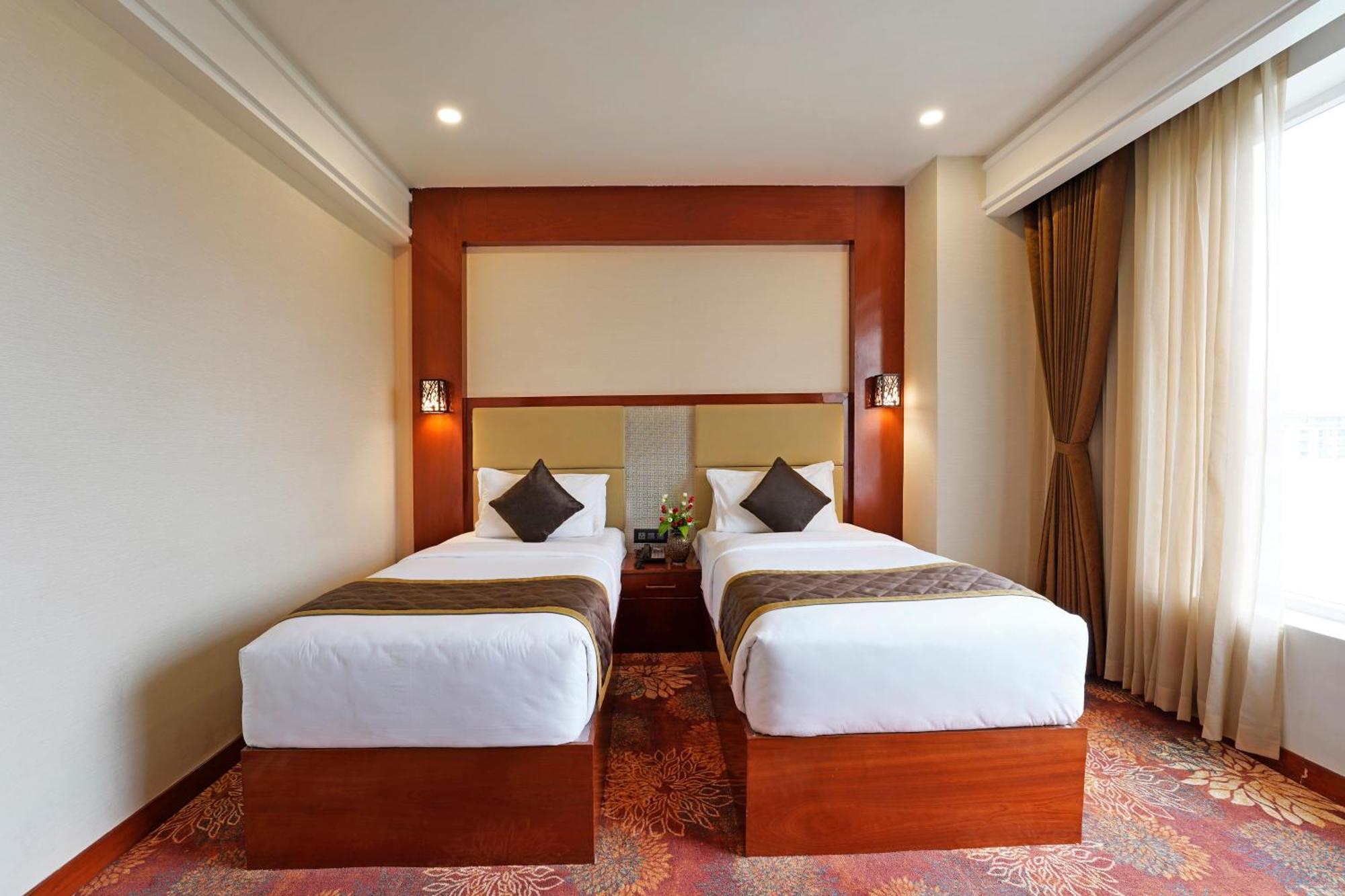 Kingston Hotel Бангалор Экстерьер фото