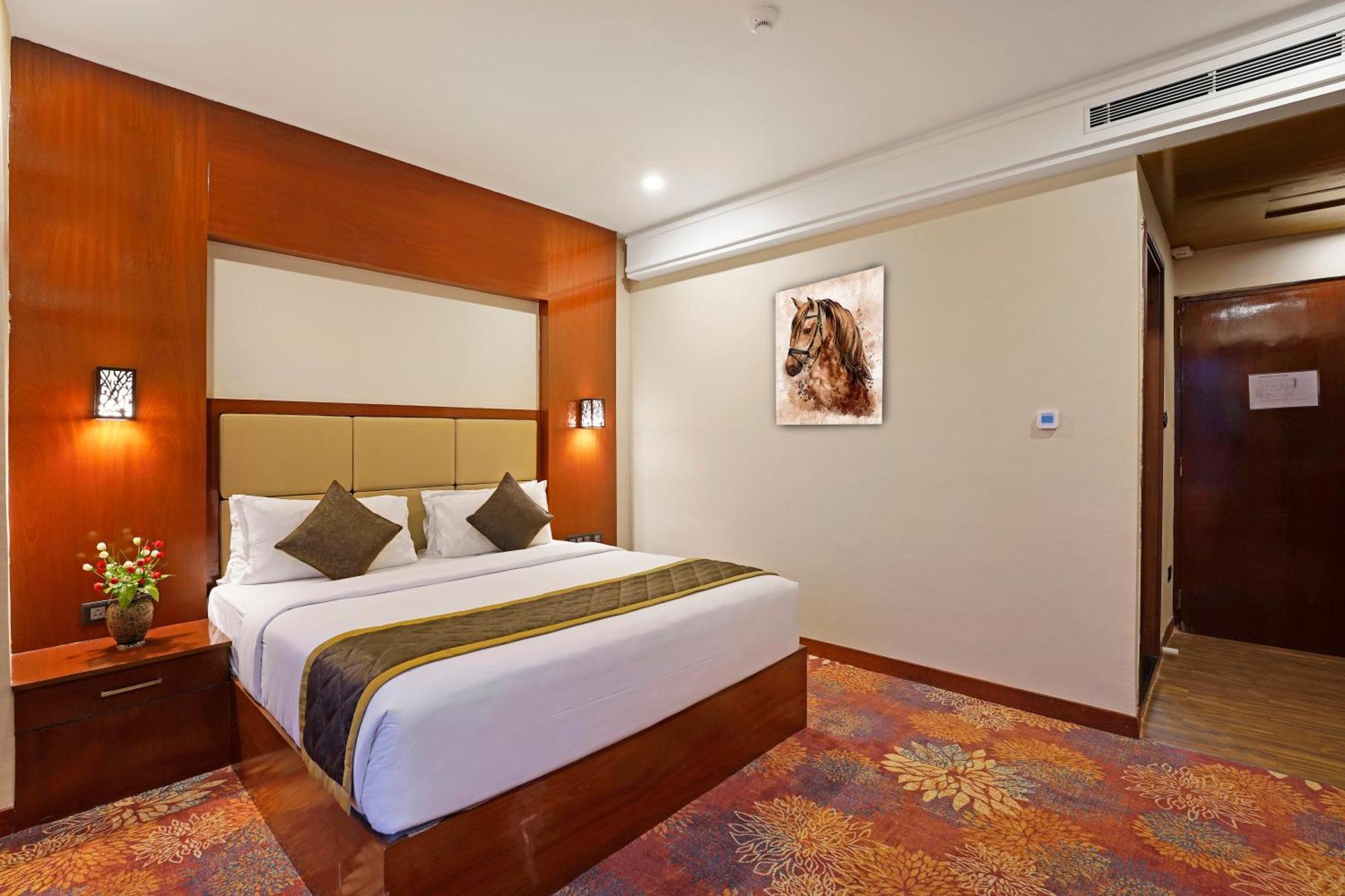 Kingston Hotel Бангалор Экстерьер фото